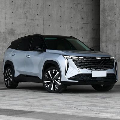좋은 가격 콤팩트 전기 SUV 지일리 EV 카 1.5T 181HP L4 5 개의 5 개의 좌석이있는 보유 L 가죽 좌석으로 만들어졌습니다. 온라인으로