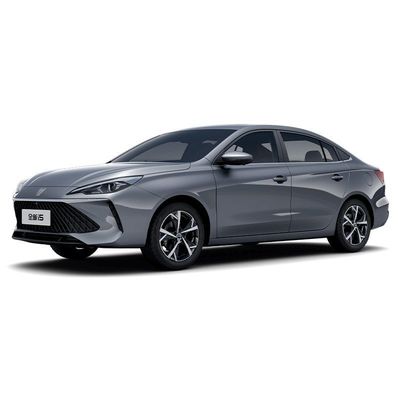 품질 2024 ROEWE i5 세단 1.5L CVT 터보 엔진 좌측 스티어링 유로 VI 배출량 표준 2500-3000mm 휠베이스 공장